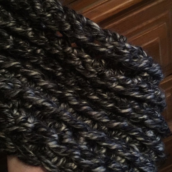 🧣🧣Handmade Infinity Scarf!🧣🧣 - Picture 4 of 5